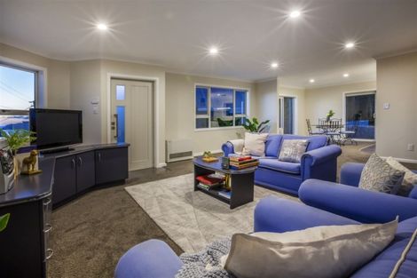 Photo of property in 68a Kahu Road, Paremata, Porirua, 5024