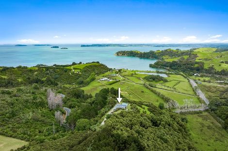 Photo of property in 923 Takatu Road, Tawharanui Peninsula, Warkworth, 0986