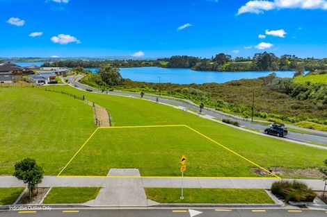 Photo of property in 13 Orawahi Road, Glenbrook, 2681