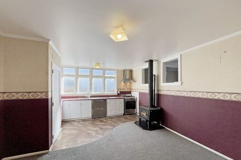 Photo of property in 16 Shamrock Street, Takaro, Palmerston North, 4412