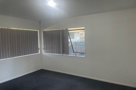 Photo of property in 2/24 Janese Place, Weymouth, Auckland, 2103