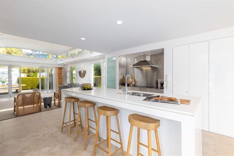 Photo of property in 135 Main Road, Redcliffs, Christchurch, 8081