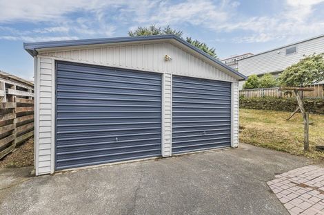 Photo of property in 21 Akaroa Drive, Maupuia, Wellington, 6022