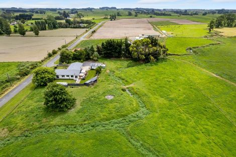 Photo of property in 178 Waikawa Beach Road, Manakau, Levin, 5573