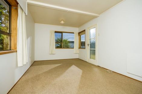 Photo of property in 746 East Coast Road, Pinehill, Auckland, 0630