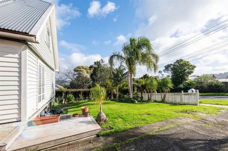 Photo of property in 10 Grendon Road, Titirangi, Auckland, 0604