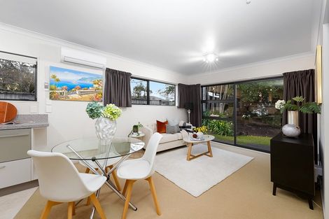 Photo of property in 65 Rhinevale Close, Henderson, Auckland, 0612