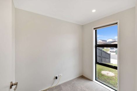 Photo of property in 12 Farmland Road, Papakura, 2110