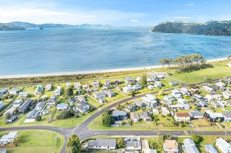 Photo of property in 2 Banks Street, Cooks Beach, Whitianga, 3591