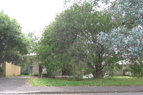 Photo of property in 8 Jillian Drive, Ranui, Auckland, 0612