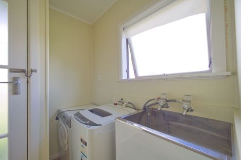 Photo of property in 103 Ennis Avenue, Pakuranga Heights, Auckland, 2010