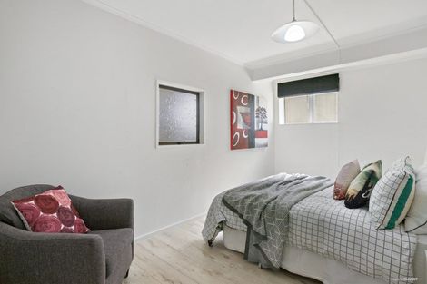 Photo of property in 15 Barlow Place, Chatswood, Auckland, 0626