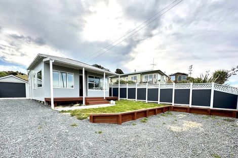Photo of property in 32 Esplanade, Kaka Point, Balclutha, 9271