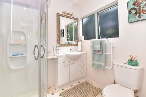 Photo of property in 38a Bay Street, Red Beach, 0932