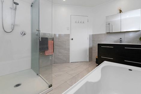 Photo of property in 15 Elmslie Place, Owhata, Rotorua, 3010