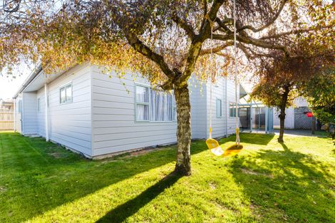 Photo of property in 53 Abraham Crescent, Milson, Palmerston North, 4414