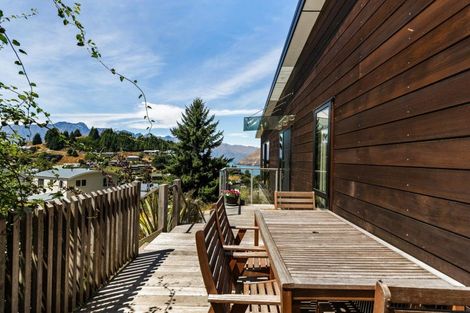 Photo of property in 45 Dart Place, Fernhill, Queenstown, 9300