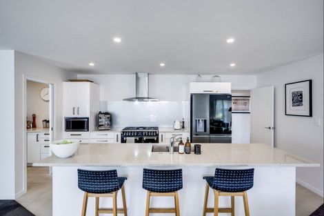 Photo of property in 9 Rakaia Way, Poraiti, Napier, 4112