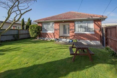 Photo of property in 19 Northcote Road, Northcote, Christchurch, 8052