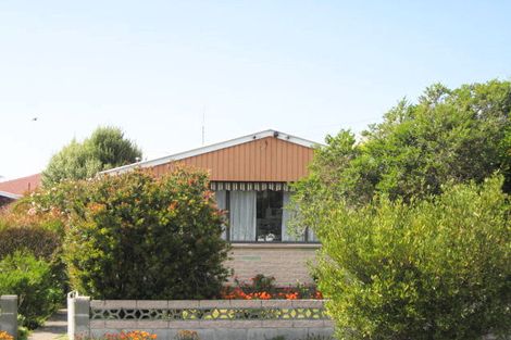 Photo of property in 10 Esk Place, Aranui, Christchurch, 8061