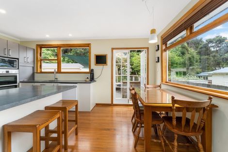 Photo of property in 14 Pinehaven Road, Pinehaven, Upper Hutt, 5019