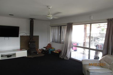 Photo of property in 236 Triangle Road, Massey, Auckland, 0614