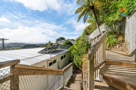 Photo of property in 28 Hollies Crescent, Johnsonville, Wellington, 6037