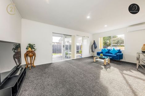 Photo of property in 2/11 Rollerson Street, Papakura, 2110
