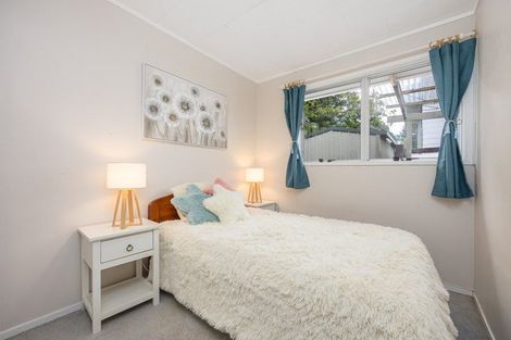 Photo of property in 98 Gallony Avenue, Massey, Auckland, 0614