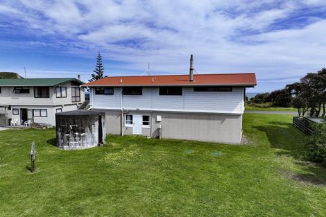 Photo of property in 11 Moana Drive, Mahia, 4198