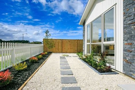 Photo of property in 37 Johns Creek Crescent, Silverdale, 0932