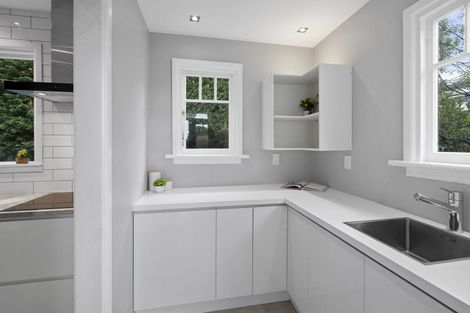 Photo of property in 119a Dyers Pass Road, Cashmere, Christchurch, 8022