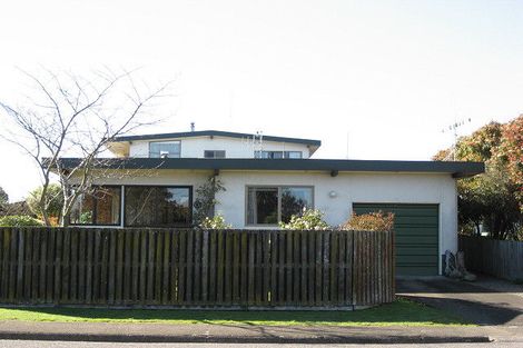 Photo of property in 11 Goodger Street, Waipukurau, 4200