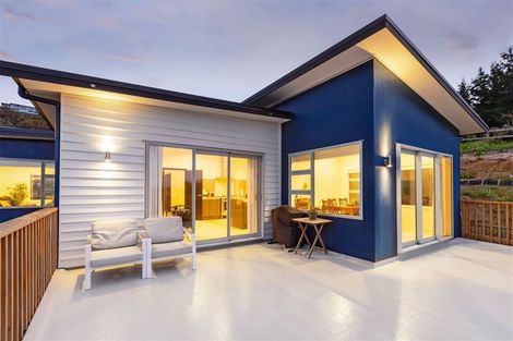 Photo of property in 20 Madeira Close, Whitby, Porirua, 5024