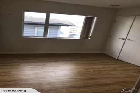 Photo of property in 4 Ballyboe Place, Pinehill, Auckland, 0632