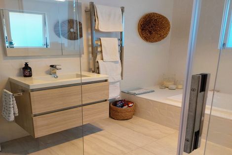 Photo of property in 27 Hona Street, Waikanae Beach, Waikanae, 5036