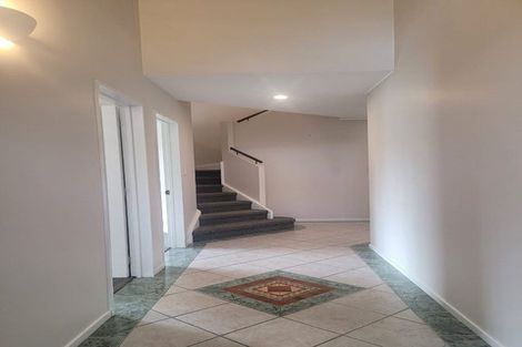 Photo of property in 1/19 Goldfinch Rise, Unsworth Heights, Auckland, 0632