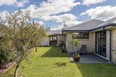 Photo of property in 15 Six Silvers Avenue, Halswell, Christchurch, 8025