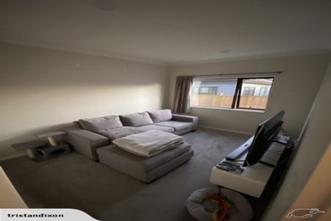 Photo of property in 6 Kakabeak Way, Takanini, 2110