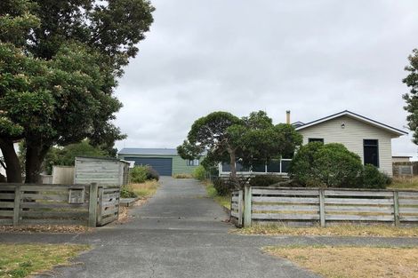 Photo of property in 50 Kahukura Avenue, Waitarere Beach, Levin, 5510