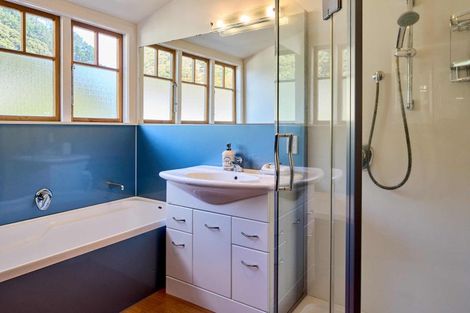 Photo of property in 10 Tui Road, Days Bay, Lower Hutt, 5013