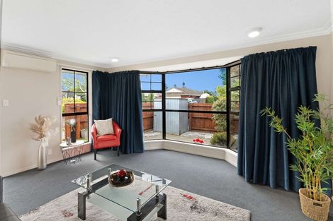 Photo of property in 1/37 Karnak Crescent, Russley, Christchurch, 8042