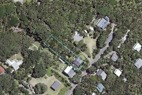 Photo of property in 126 Garden Road, Piha, New Lynn, 0772