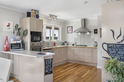 Photo of property in 298 Shakespeare Street, Leamington, Cambridge, 3432