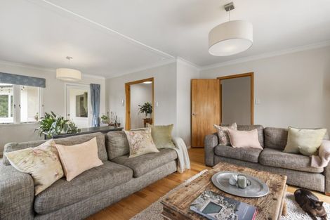 Photo of property in 27 Creamer Avenue, Belmont, Auckland, 0622