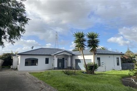 Photo of property in 15a Kiernan Place, Kelston, Auckland, 0602