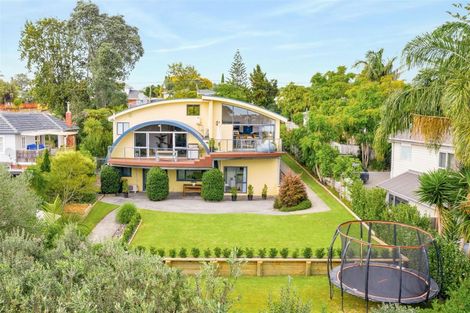 Photo of property in 48 Renata Crescent, Te Atatu Peninsula, Auckland, 0610