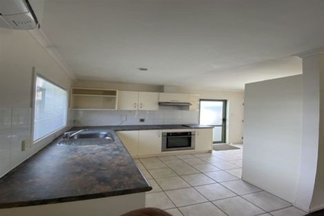 Photo of property in 7a La Perouse Street, Botany Downs, Auckland, 2010