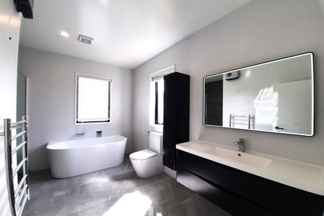 Photo of property in 129b Alec Craig Way, Gulf Harbour, Whangaparaoa, 0930