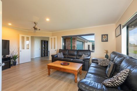 Photo of property in 932 Wharehine Road, Wharehine, Wellsford, 0973